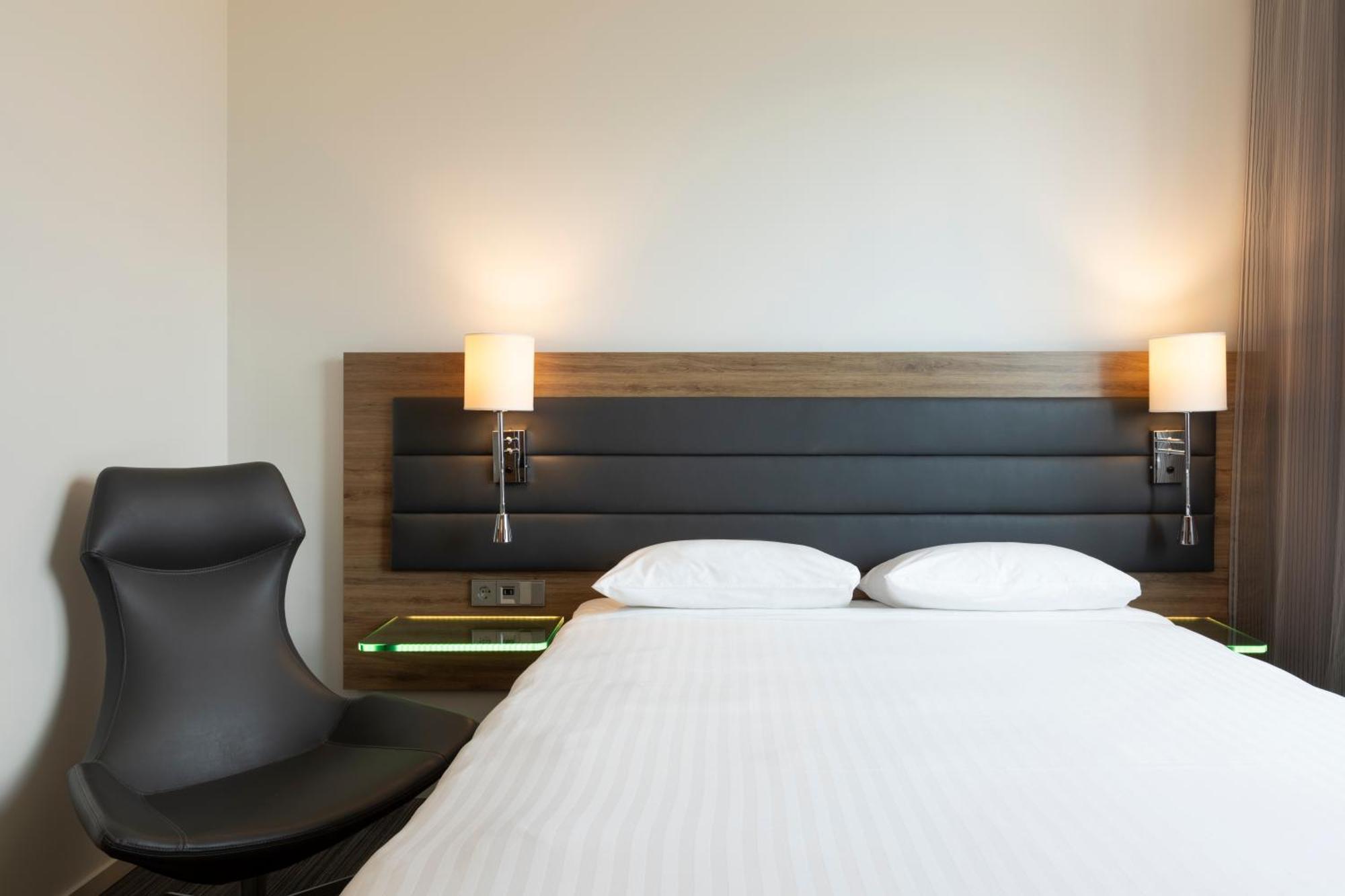 Hotel Moxy Edinburgh Airport Ingliston Exterior foto